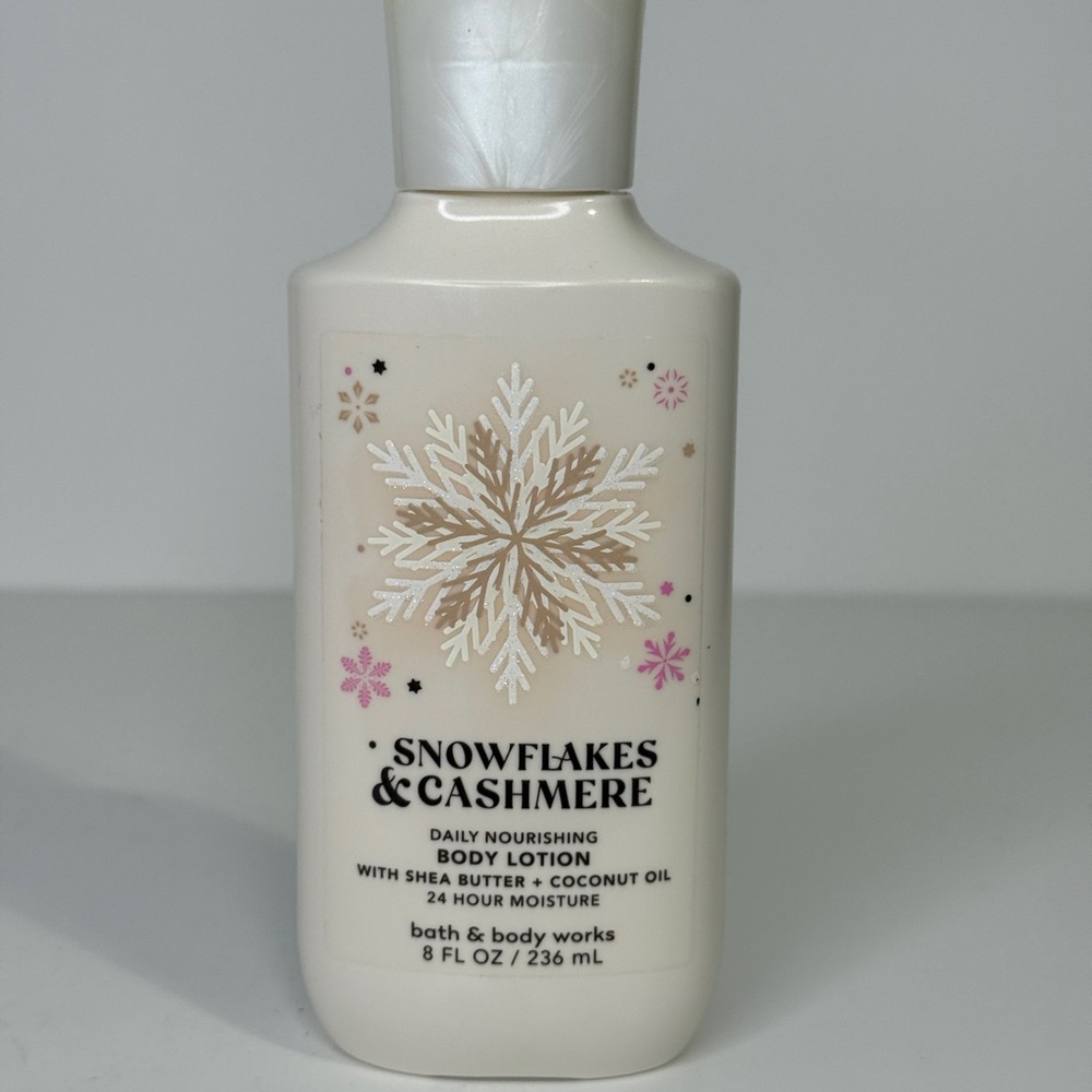Bath & Body Works Snowflakes & Cashmere Lotion
